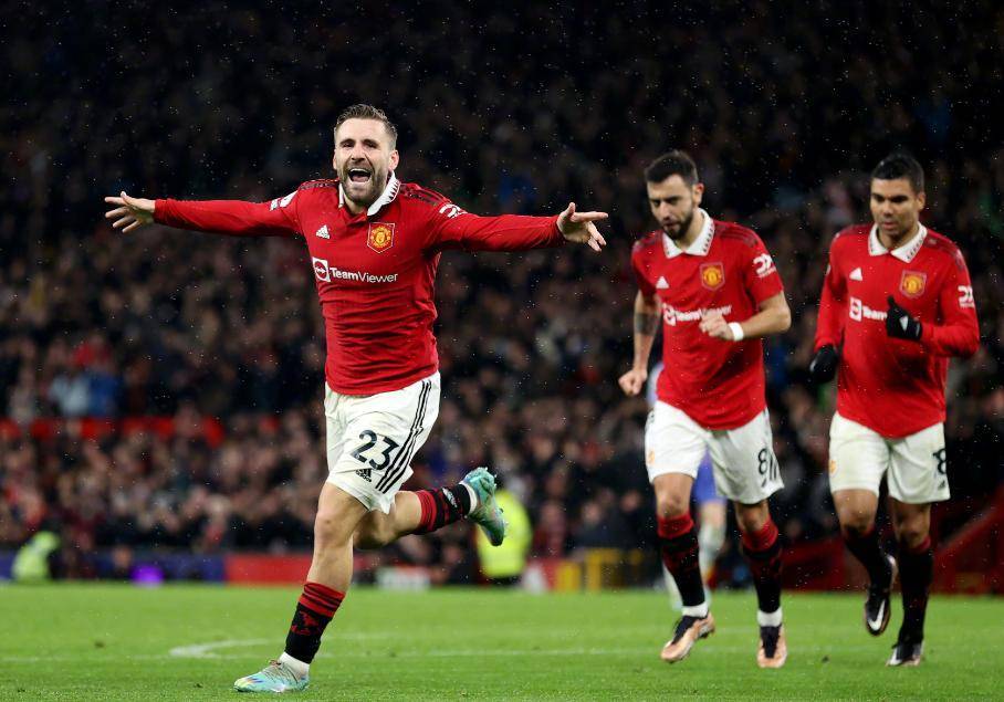 红魔意中人闪耀梦剧场!B费平英超神迹,姆伯莫争议手球,曼联3-2森林